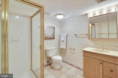8801 Falls Chapel Way, Potomac, MD 20854 - photo 2
