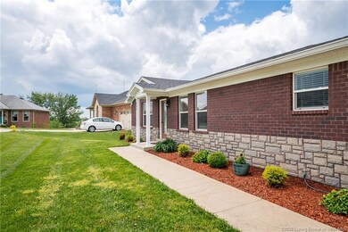 487 Clara Lee Ct, New Albany, IN 47150 - photo 4