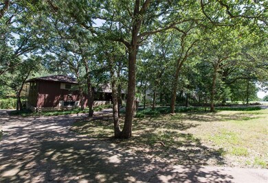 251 Lakewood Ln, Pottsboro, TX 75076 - photo 2