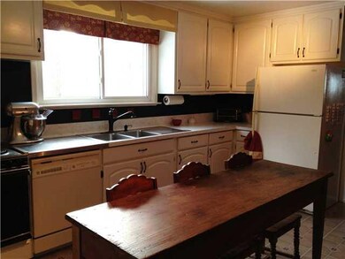Kitchen Spacious eat in kitchen with tons of count