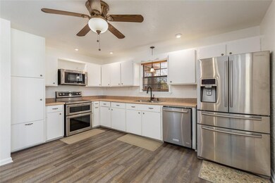 671 Woodhaven Dr, Springtown, TX 76082 - photo 6