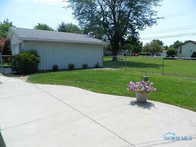 1005 W College Ave, Woodville, OH 43469 - photo 4