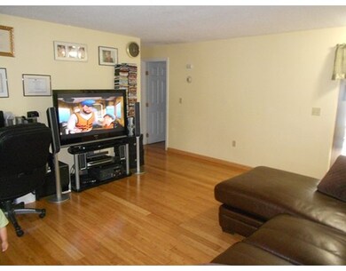413 Walker St unit 5, Lowell, MA 01851 - photo 3