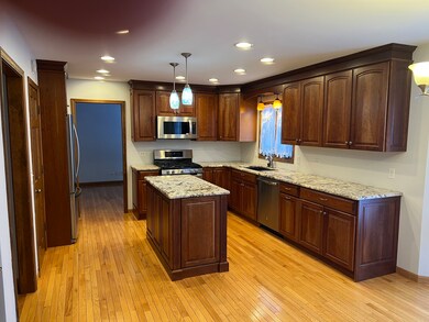 2624 Midland Dr, Naperville, IL 60564 - photo 4