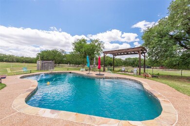 6813 Anns Ln, Weatherford, TX 76085 - photo 2