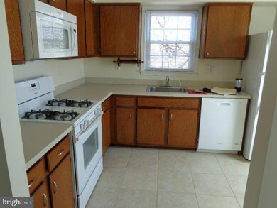 11661 Cosca Park Dr, Clinton, MD 20735 - photo 5