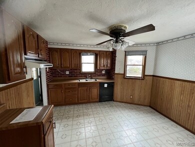 239 Edward St, North Tonawanda, NY 14120 - photo 5