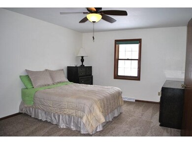 5554 Colleen Cir, Fitchburg, WI 53711 - photo 7