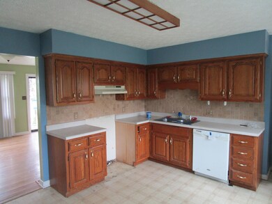 737 Curdsville Rd, Harrodsburg, KY 40330 - photo 6