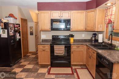 107 W 2nd St, Wayland, IA 52654 - photo 3