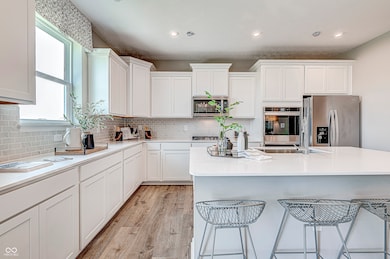 7433 Deerberg Dr, Indianapolis, IN 46259 - photo 2