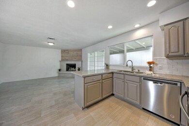 2309WChiltonSt009