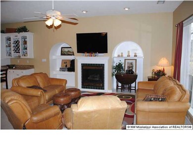 11343 Whispering Pines Dr, Olive Branch, MS 38654 - photo 7