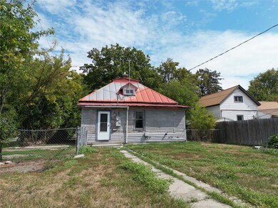 304 7th Ave W, Kalispell, MT 59901 - photo 2