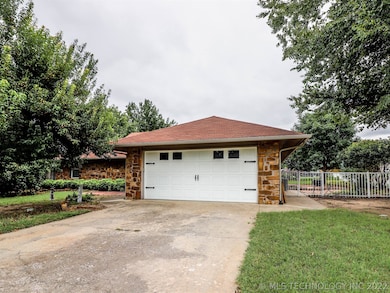 1105 S 28th St, Broken Arrow, OK 74014 - photo 2