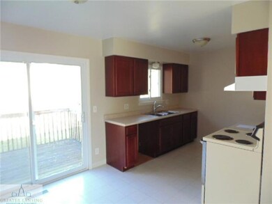 1126 Alsdorf St, Lansing, MI 48910 - photo 5
