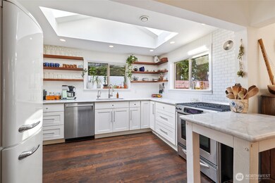 1018 Walnut St, Edmonds, WA 98020 - photo 7