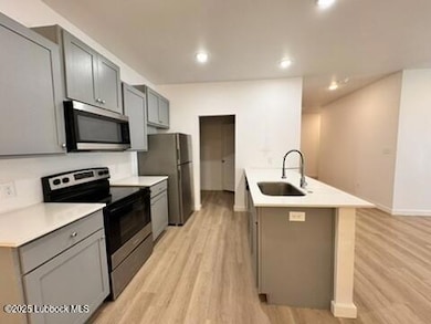 5719 Kemper Unit A kitchen