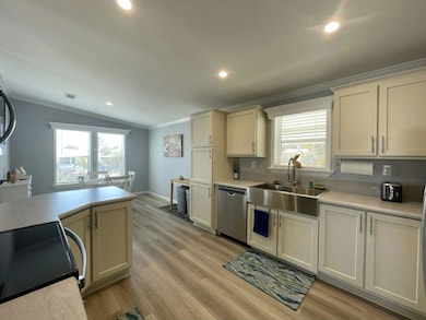 909 E Windemere Ave unit 851, Venice, FL 34285 - photo 5