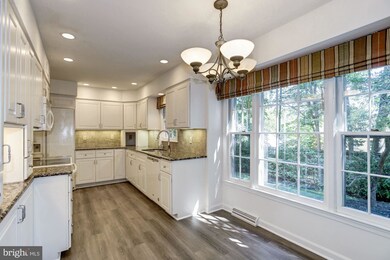 9012 Penn Manor Ct, Springfield, VA 22153 - photo 3