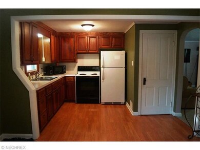 CHARMING KITCHEN