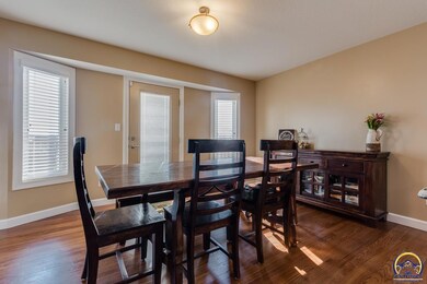 4316 SW Misty Harbor Dr, Topeka, KS 66610 - photo 4