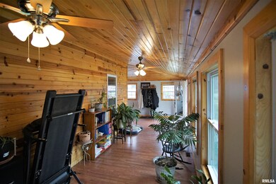 312 Delavan St, Lincoln, IL 62656 - photo 6