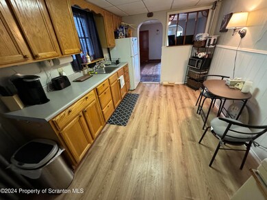 1142 Hampton St, Scranton, PA 18504 - photo 5