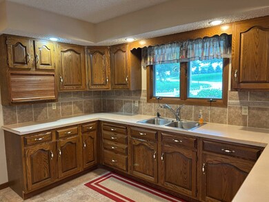 532 Charles Rd, Hebron, NE 68370 - photo 5