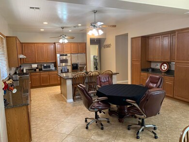 E Kitchen