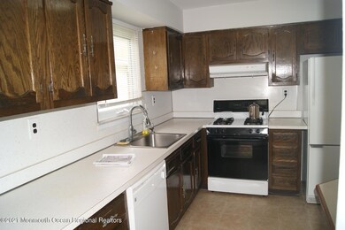 39 BLAKE CIRCLE (5)