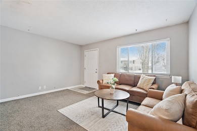 208 Lenora Dr NW, Cedar Rapids, IA 52405 - photo 3