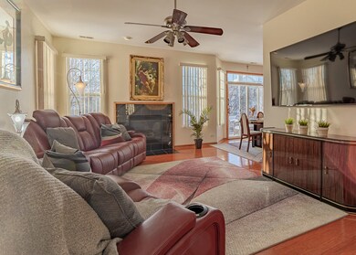 2125 Limestone Ln unit 771, Carpentersville, IL 60110 - photo 3