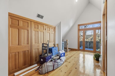 1138 E Hamilton St unit 1140, Milwaukee, WI 53202 - photo 2