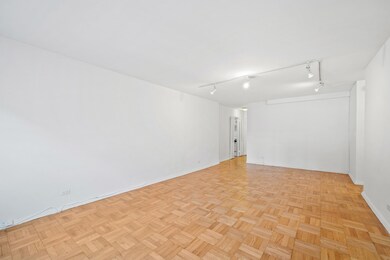 Warren House unit 6A, New York, NY 10016 - photo 6