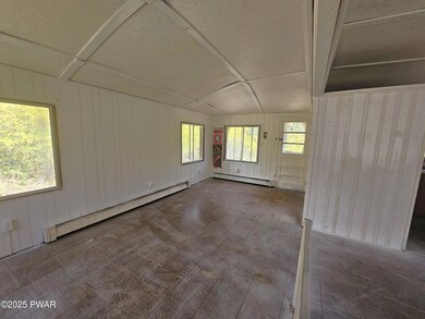 118 Tulip St, Dingmans Ferry, PA 18328 - photo 5