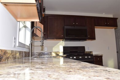 77 Millers Farm Dr unit 22, Rochester, NH 03868 - photo 5