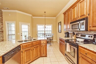 Enjoy cooking and entertaining in this great kitch