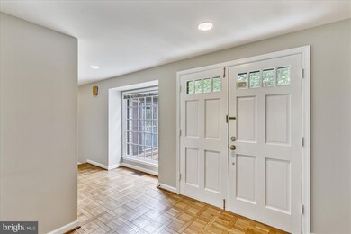 9200 Pavonia Ct, Potomac, MD 20854 - photo 5