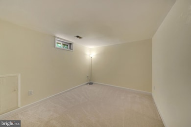 3022 Winter Pine Ct, Fairfax, VA 22031 - photo 2