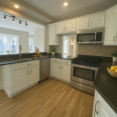 15 Bliss St, South Dartmouth, MA 02748 - photo 3