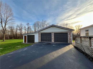 11834 Tellier Rd, Wolcott, NY 14590 - photo 7