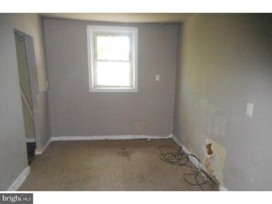 509 Pfeiffer St, Camden, NJ 08105 - photo 4