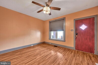 3102 Marion St, Reading, PA 19605 - photo 4