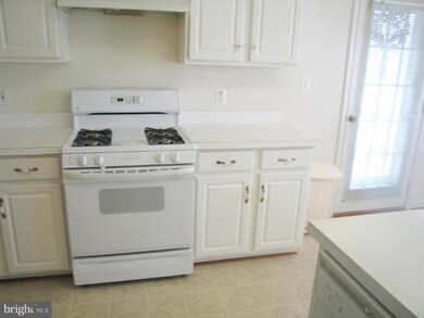 9401 Wordsworth Way unit 303, Owings Mills, MD 21117 - photo 6