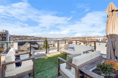 2212 Franklin Ave E unit B, Seattle, WA 98102 - photo 2