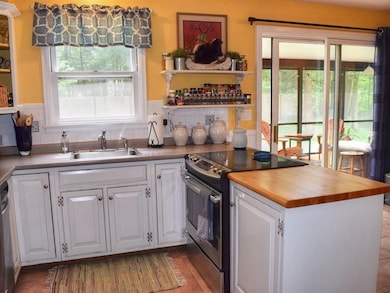 155 Fletcher Ln, Shelburne, VT 05482 - photo 3