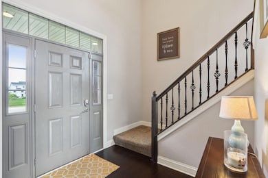 3-web-or-mls-Champlain Dr-003