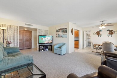 9-web-or-mls-15413-n-chestnut-dr