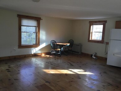 258 Pool dining area
